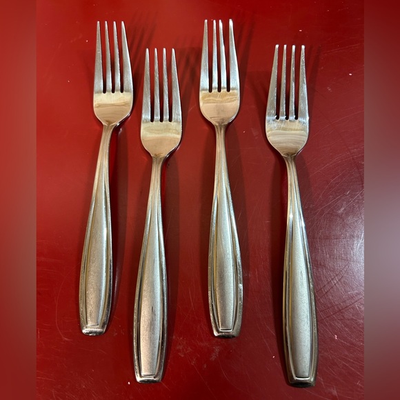 Oneida Satin Bristol Everdale Stainless Fork Set of 4 Flatware 8" Discontinued - Picture 2 of 4